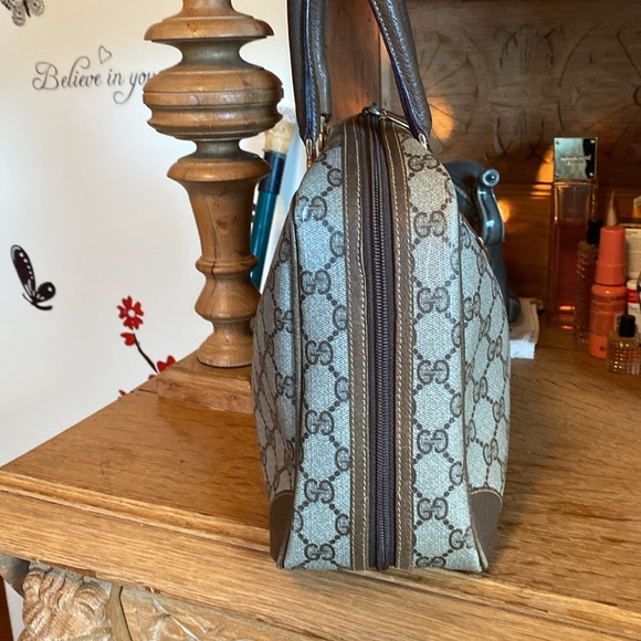 Authenticated vintage Princy Cloth Gucci Handbag - Picture 7 of 15